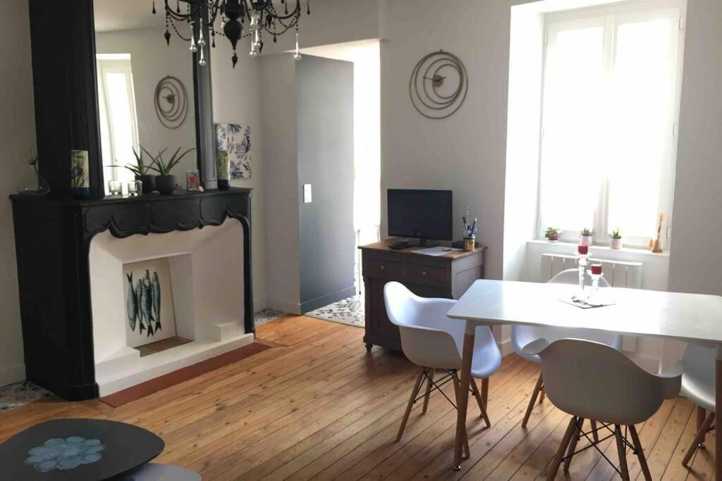 Appartement De Caractere Avec Terrasse. La Rochelle  Bagian luar foto